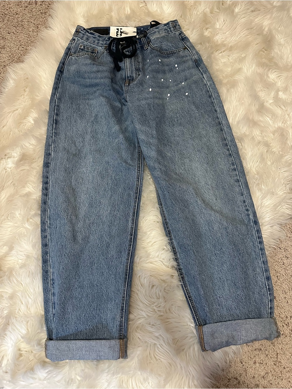 Relaxed Straight-Leg Jeans in Washed Blue with Subtle Paint Detail and tie waist